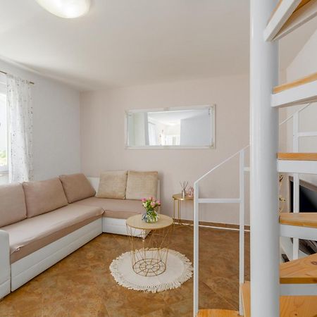 Apartment Leni Near Beach Porec Exterior photo