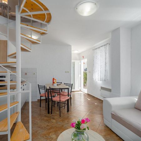 Apartment Leni Near Beach Porec Exterior photo